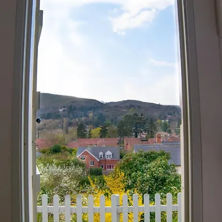 Hilltop Hut Church Stretton Exterior photo