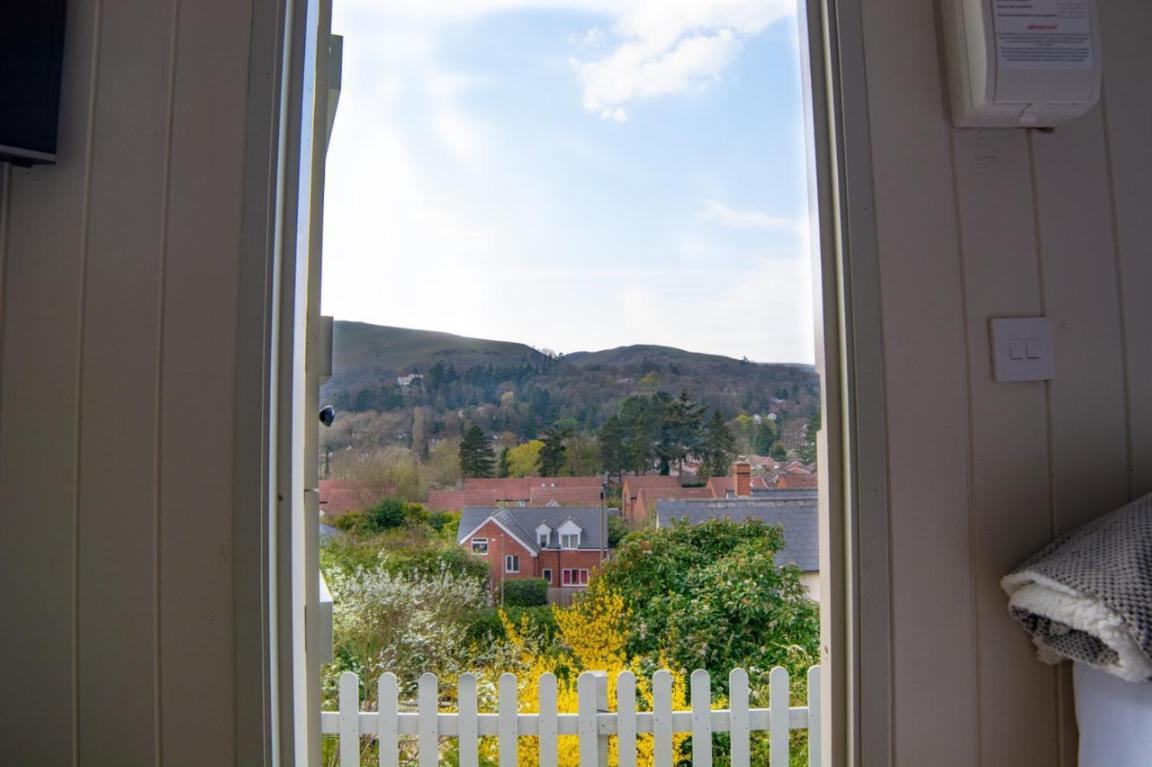Luxury tent Hilltop Hut Church Stretton