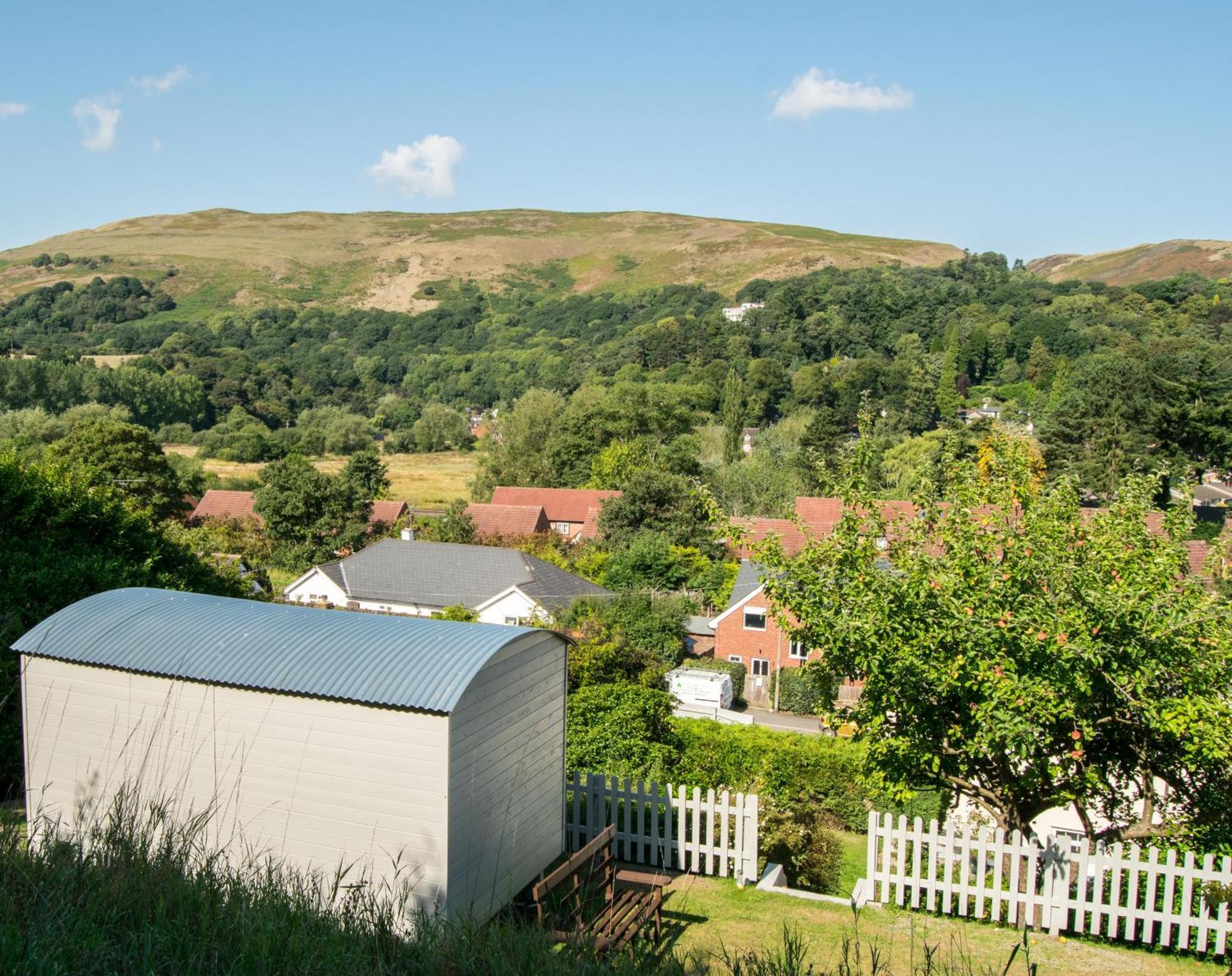 Luxury tent Hilltop Hut Church Stretton